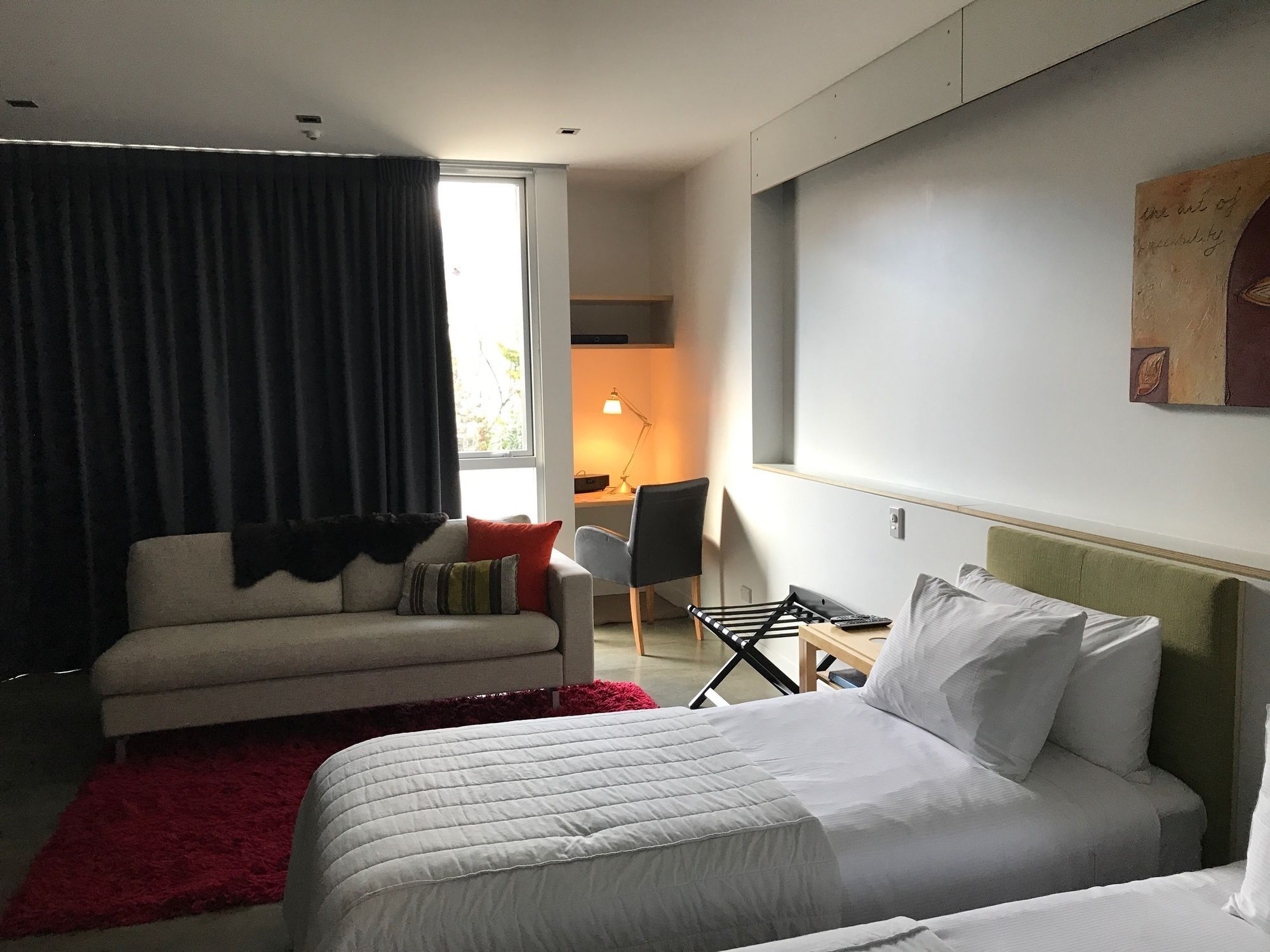 The Arrow Hotel Ароутаун Екстериор снимка