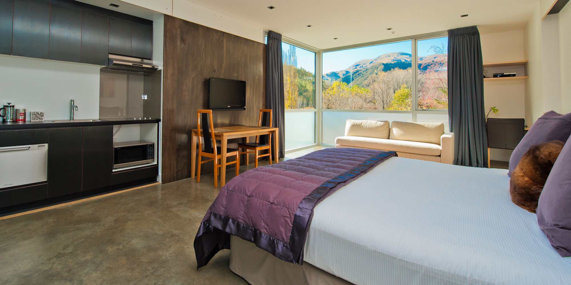 The Arrow Hotel Ароутаун Екстериор снимка